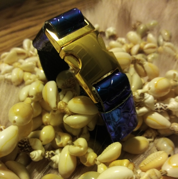 Bracelets.  small medium large - Picture 2 of 9